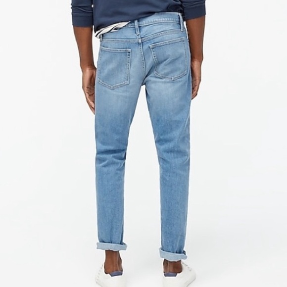 J. Crew Slim Fit Men's Jean, K7752 Signature Flex, Men's Size 35/32. Light Wash - Picture 2 of 5